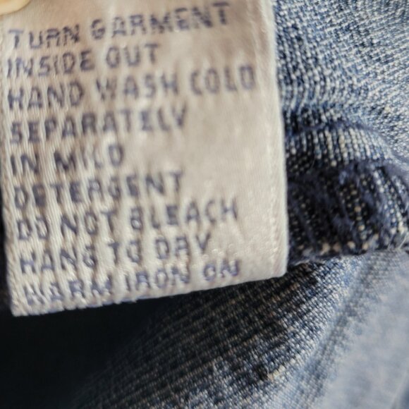 DG2 by Diane Gillman Medium Denim Vest embellished w/grommets studs blue EUC - Picture 9 of 9